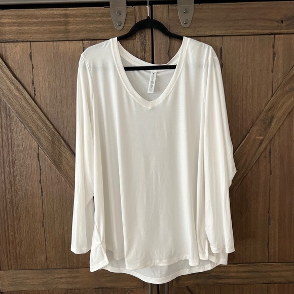 Athleta Essential Long-sleeve V-Neck Top White Size 3X - Picture 2 of 6